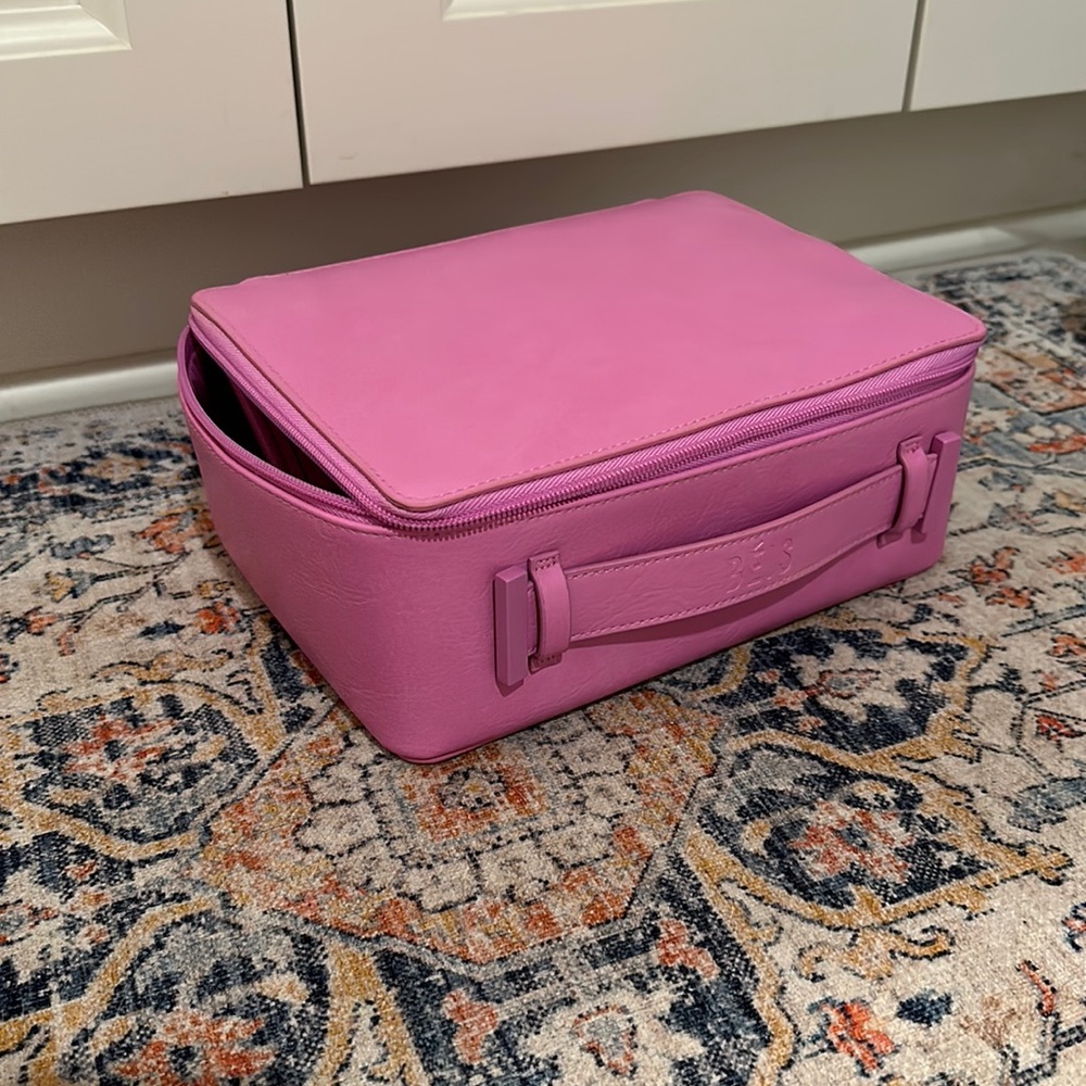 Beis Berry Cosmetic Case